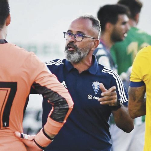 Faltan fichajes de garantía y sobran muchos jugadores
