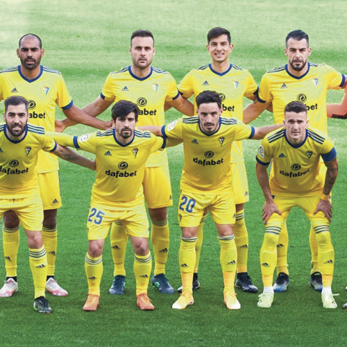 Se juega la permanencia con los rivales, los árbitros y la interpretación del VAR