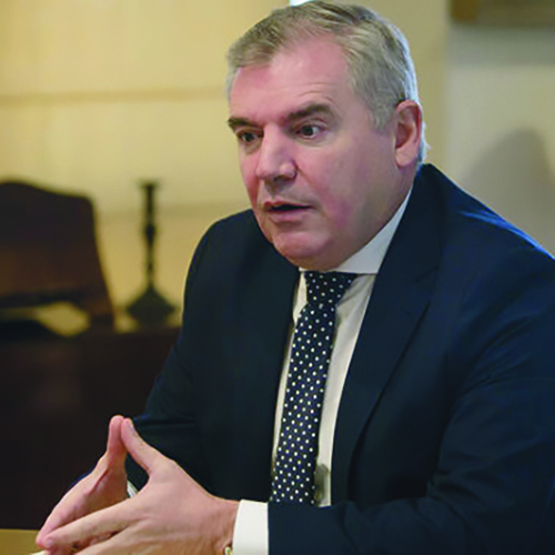 Vizcaíno da un jaque con la tercera ampliación de capital