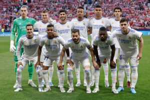 El equipo del Real Madrid que el pasado domingo perdió con el At. Madrid 