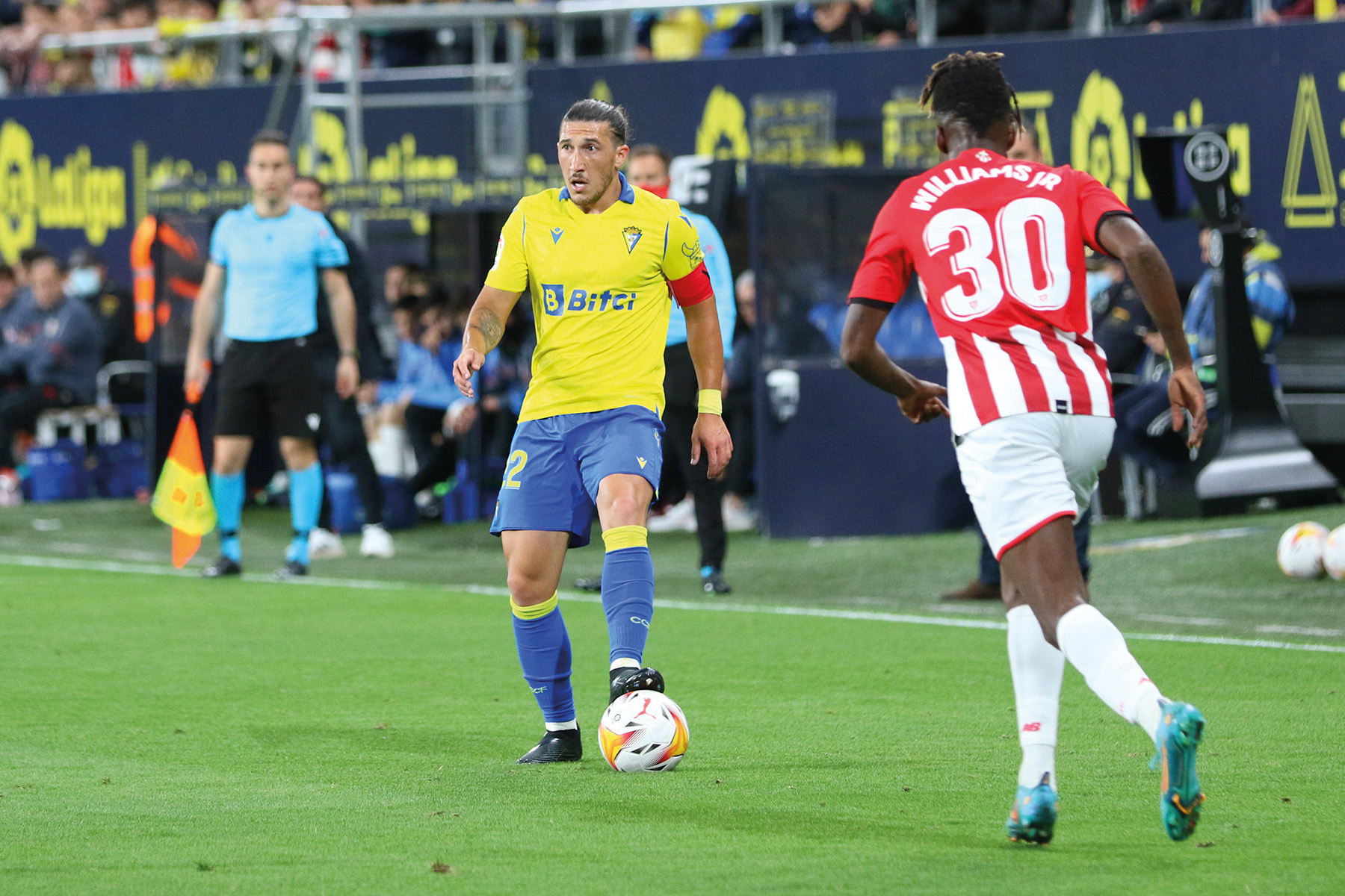 Alfonso ‘Pacha’ Espino gana, con solvencia, el Trofeo Línea 6