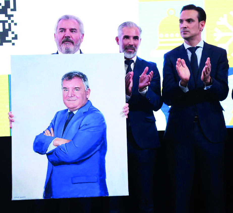 Con el equipo en descenso, Vizcaíno se auto homenajeó por sus 10 años de presidente