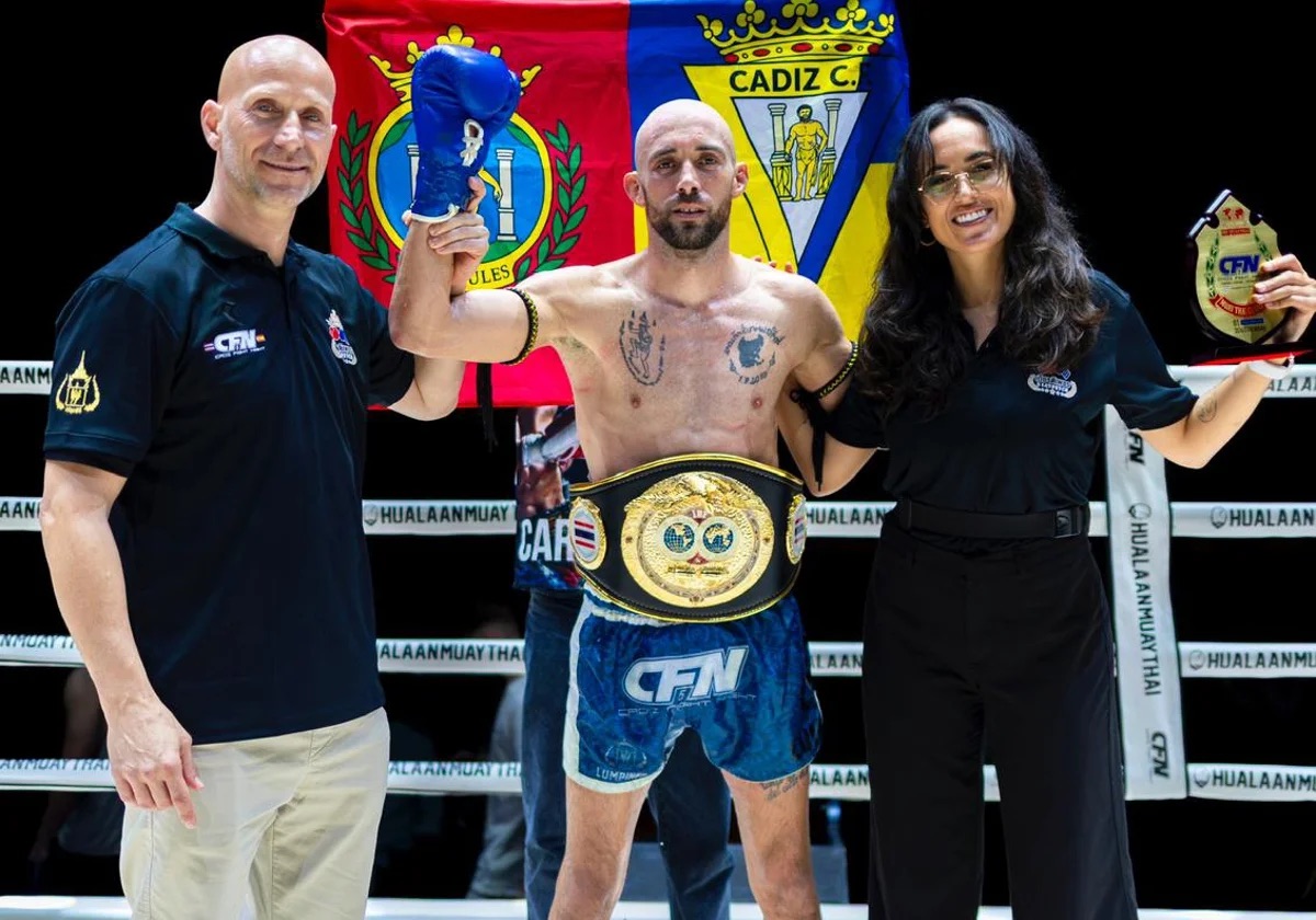 Carlos Coello, campeón mundial profesional de ‘Muay Thai’
