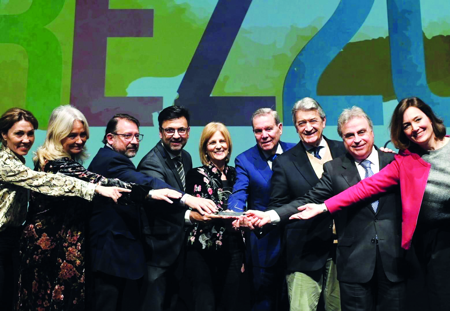 La revista ‘Recursos Turísticos’, de Línea 6, con Jerez en su portada, en FITUR